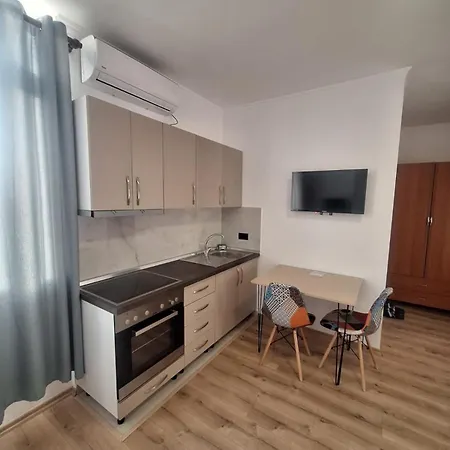 Near Klinika Keit Appartement Tirana