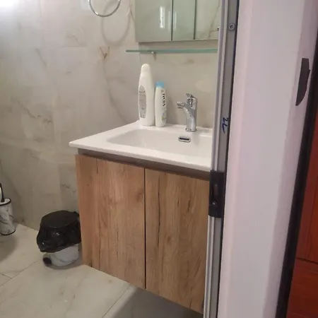 Near Klinika Keit Appartement Tirana