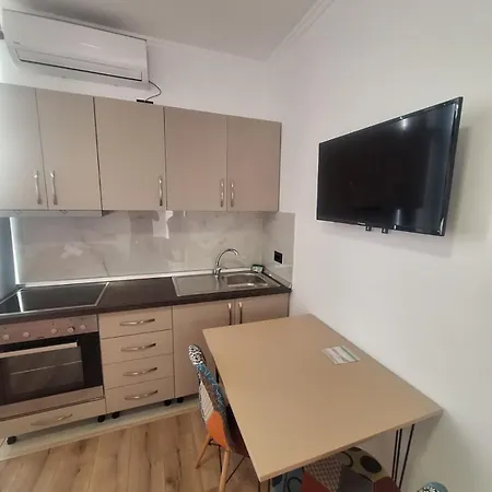 Near Klinika Keit Appartement Tirana