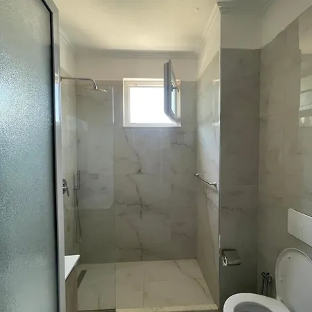 Near Klinika Keit Appartement Tirana